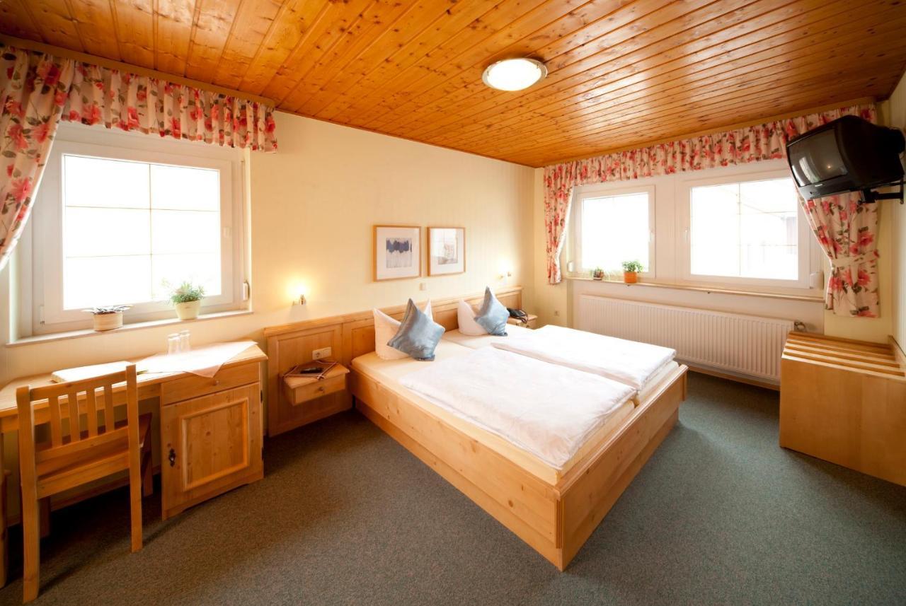 Gasthaus Zur Wolfsschlucht Hotel Sugenheim Buitenkant foto