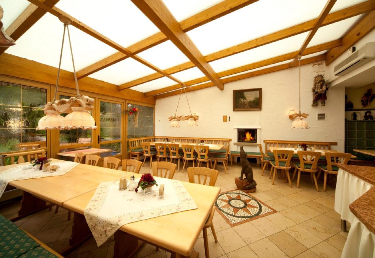 Gasthaus Zur Wolfsschlucht Hotel Sugenheim Buitenkant foto